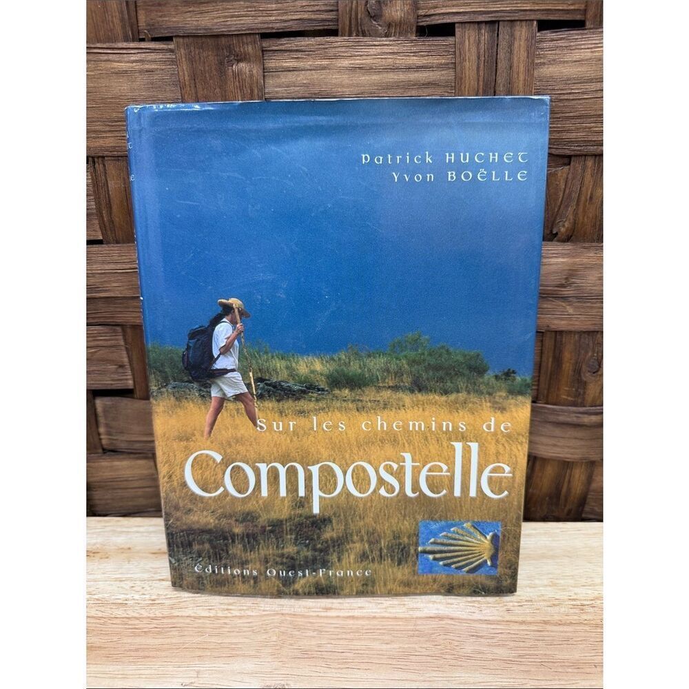 Sur les chemins de Compostelle Book- Blue/Gold Travel Guide